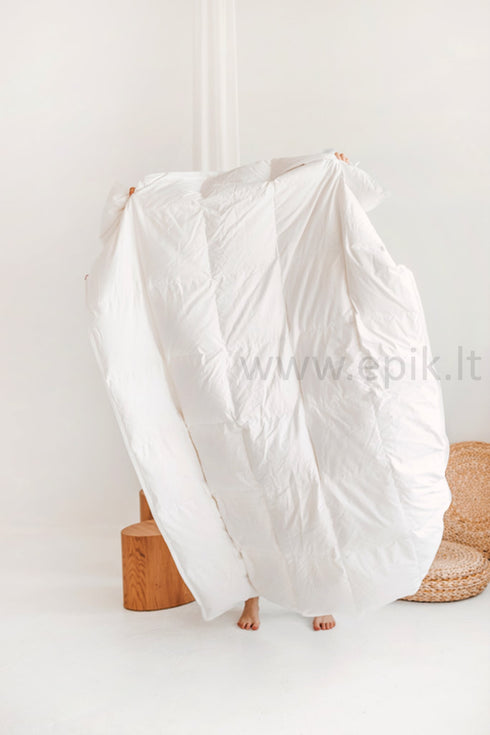 Lengva baltųjų ančių pūkų (90%) ir plunksnų (10%) užpildo antklodė | plona | visiems metų laikams